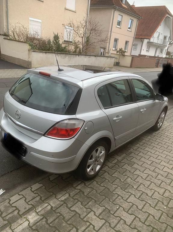 Gebraucht Opel Astra Sport 105 PS (77 kW) 2006 Grau Limousine