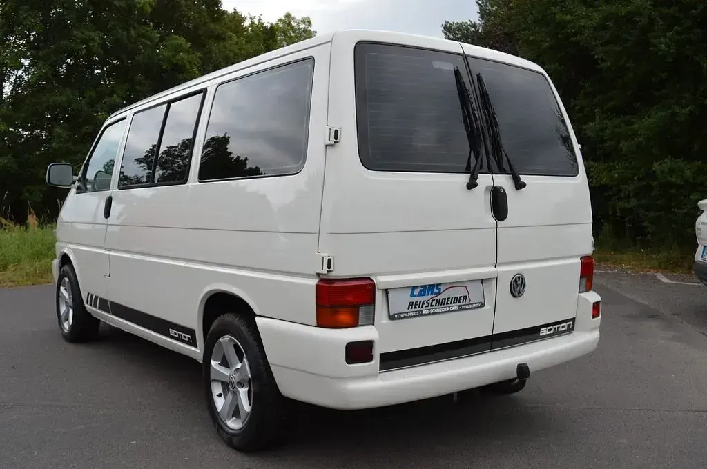 Second-hand VW Caravelle 102 CP (75 kW) 2003 Alb Van