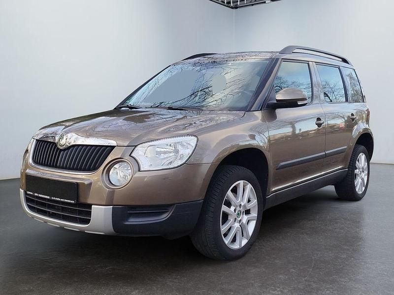 Braun Gebraucht 2012 Skoda Yeti Plus Edition SUV | 5.990 € (Superpreis) - Bild 1/4