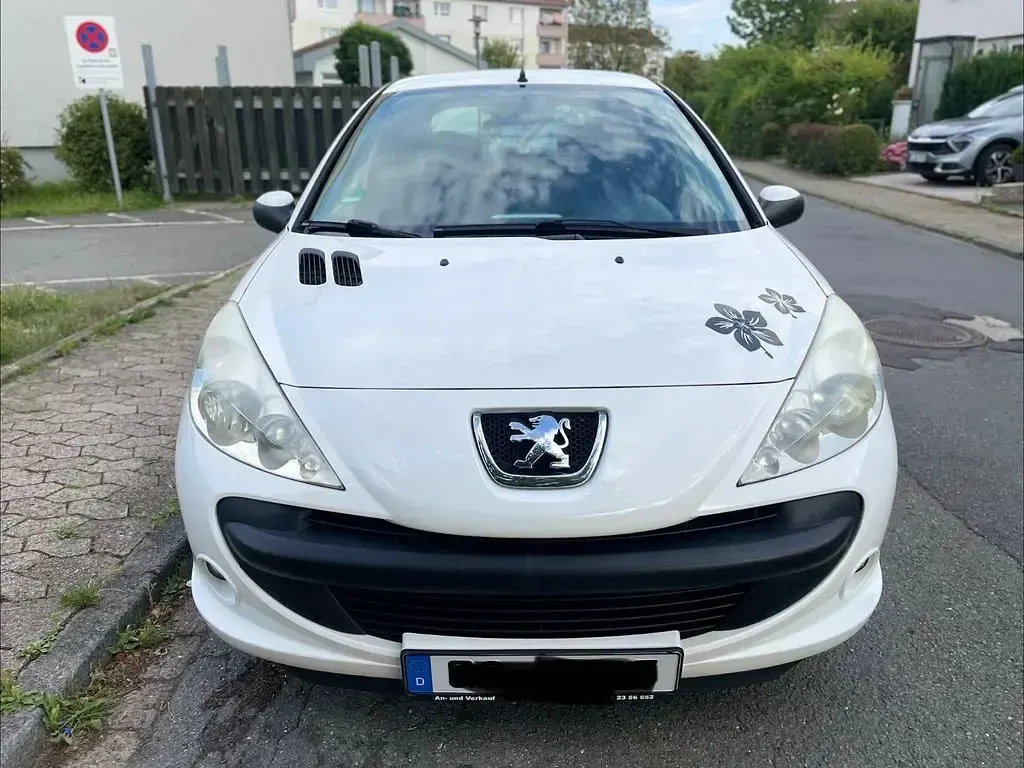 Gebraucht Peugeot 206 60 PS (44 kW) 2011 Weiß Limousine