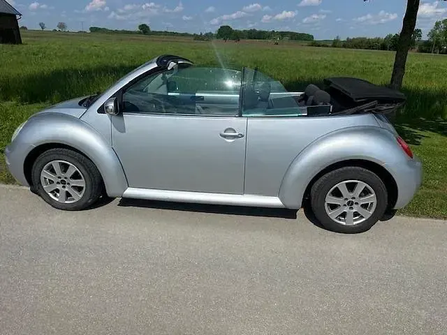 Gebraucht VW New Beetle Cabriolet 75 PS (55 kW) 2006 Silber Cabrio