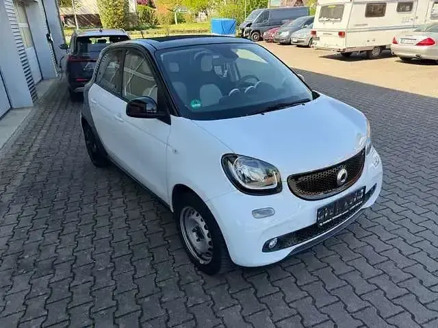 Second-hand Smart ForFour Passion 71 CP (52 kW) 2015 Alb Hatchback
