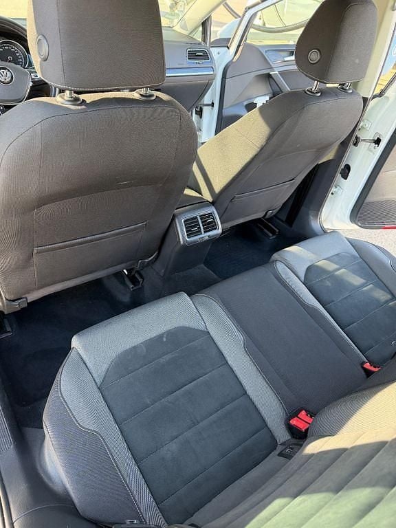 Gebraucht VW Golf VII Highline 150 PS (110 kW) 2019 Weiß Limousine