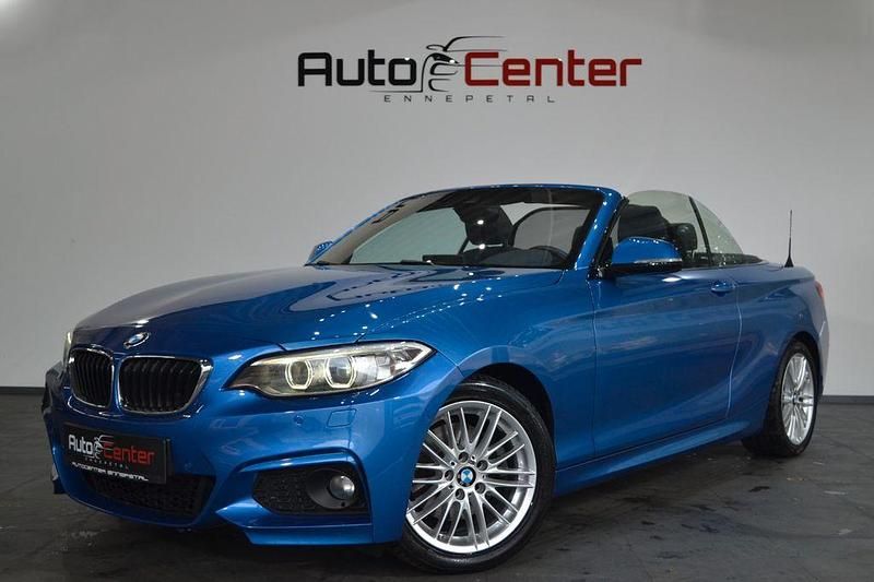 Blau Gebraucht 2017 BMW 220 M Sport Cabrio | 24.990 € (Teuer) - Bild 1/4