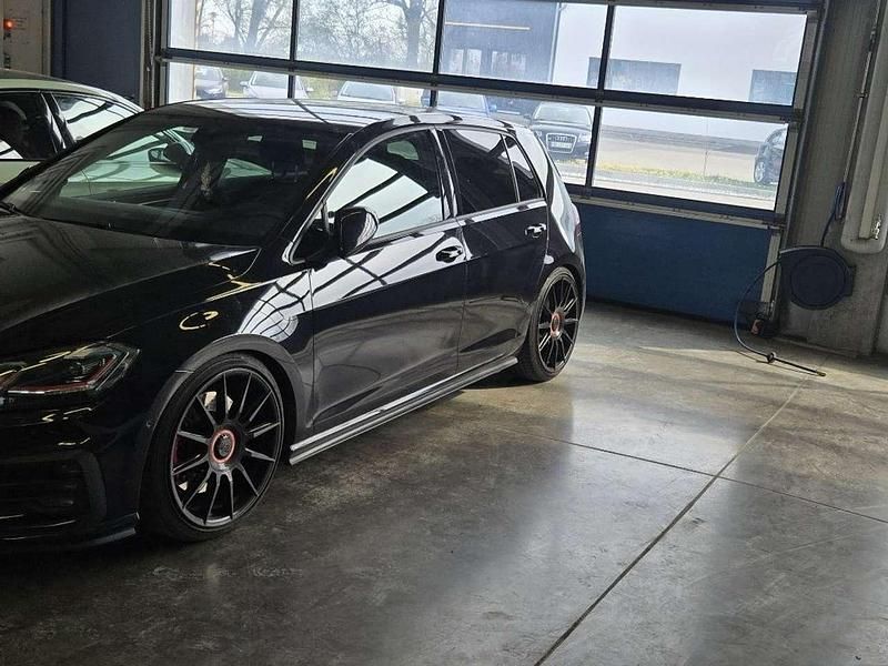 Schwarz Gebraucht 2018 VW Golf VII GTI Limousine | 19.000 € (Fairer Preis) - Bild 1/3