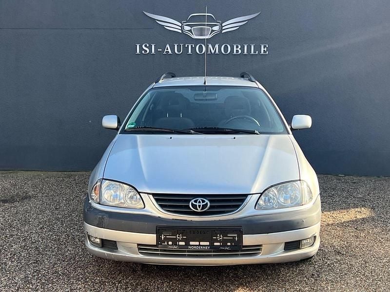 Gebraucht Toyota Avensis Sol 150 PS (110 kW) 2002 Silber Kombi
