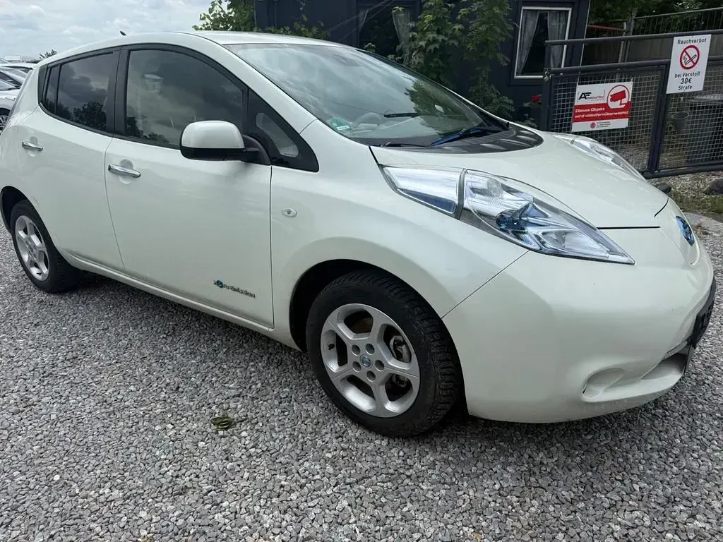 Gebraucht Nissan Leaf Basis 80 kW (109 PS) 2013 Weiß Kleinwagen