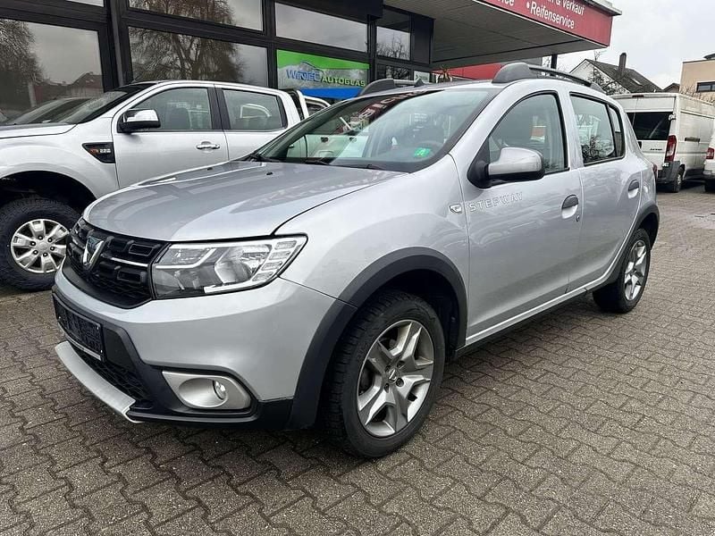 Silber Gebraucht 2019 Dacia Sandero Essentiel Kleinwagen | 7.650 € (Guter Preis) - Bild 1/4