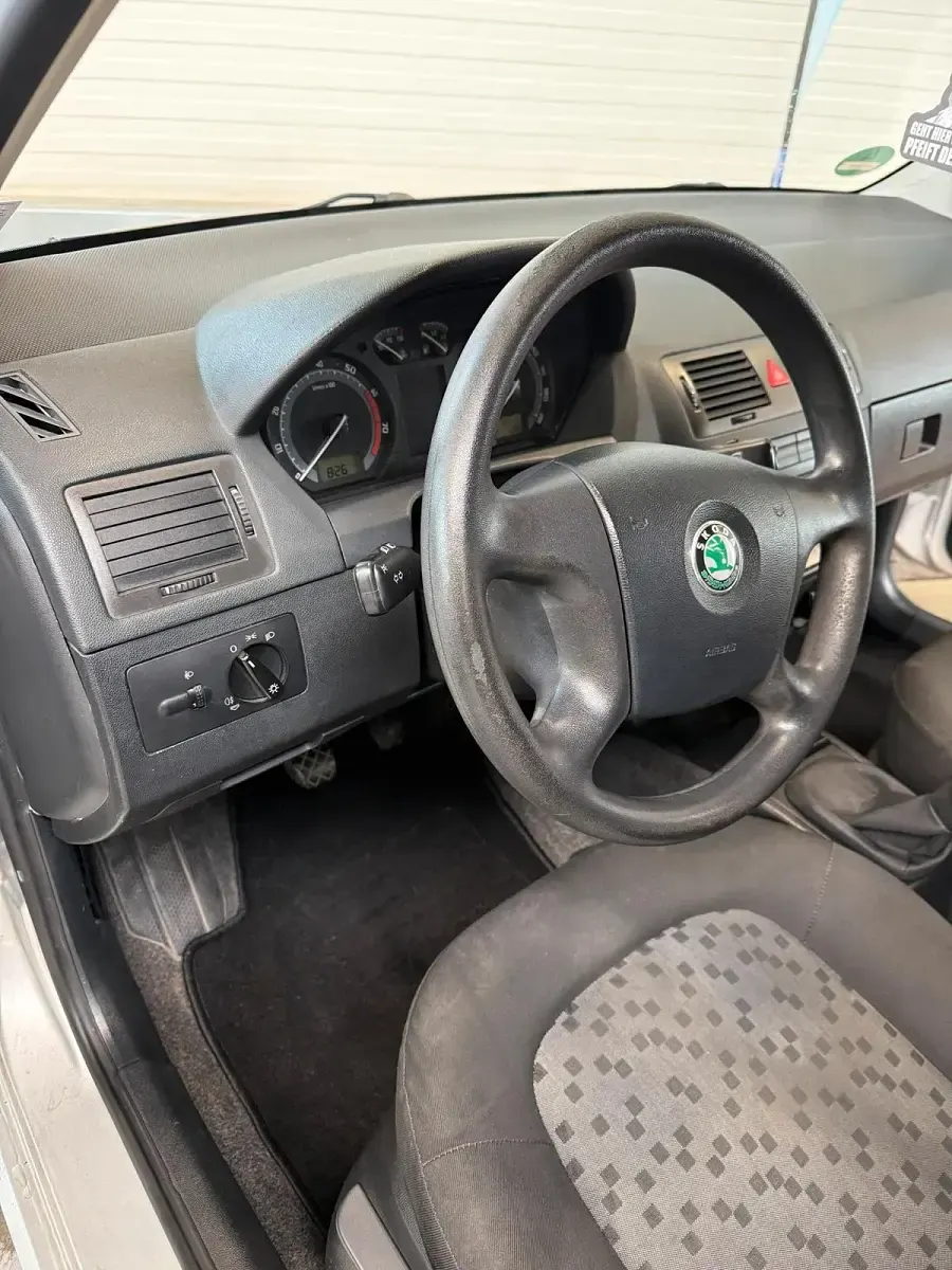 Gebraucht Skoda Fabia 54 PS (39 kW) 2005 Silber Limousine