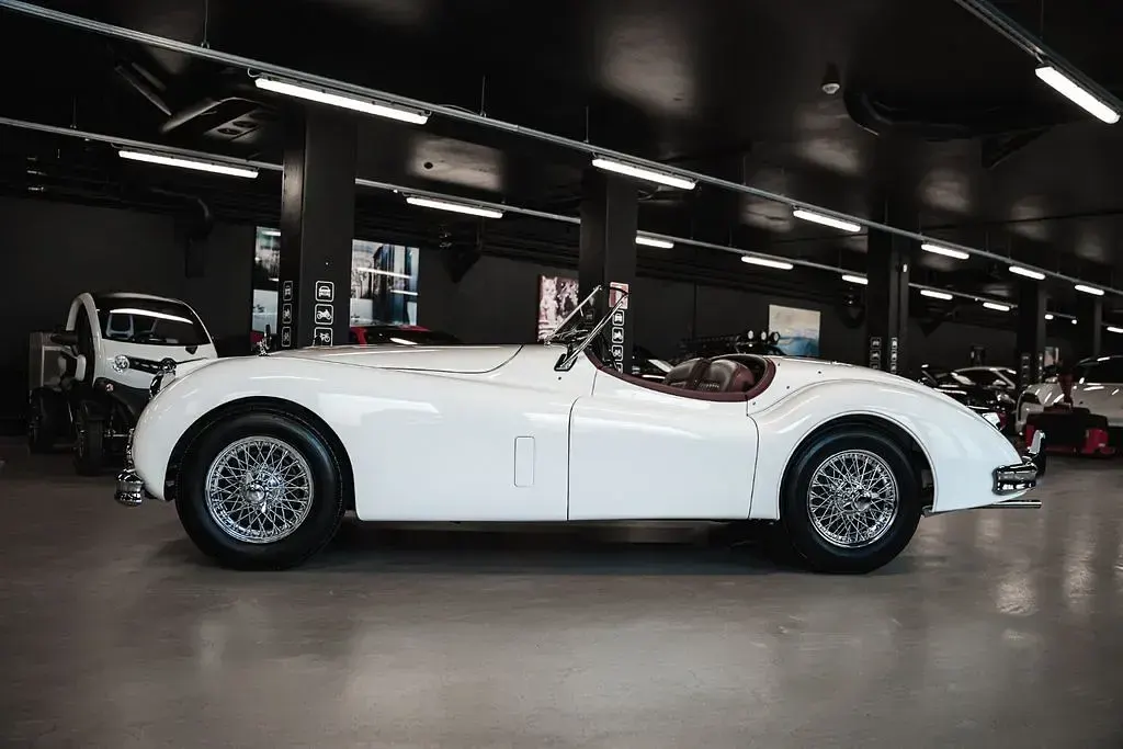 Gebraucht Jaguar XK 212 PS (155 kW) 1956 Weiß Cabrio