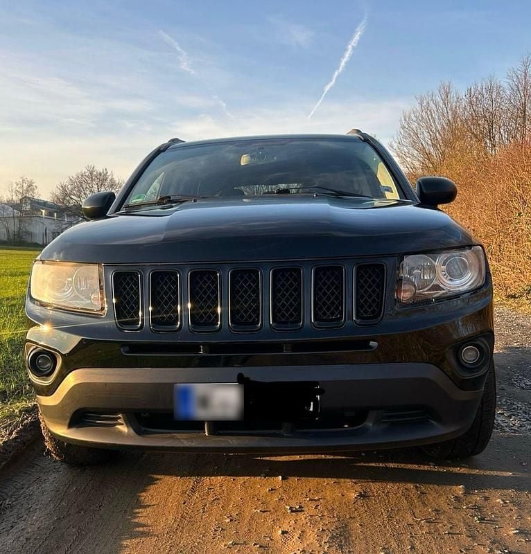 Gebraucht Jeep Compass Limited 170 PS (125 kW) 2012 Schwarz SUV