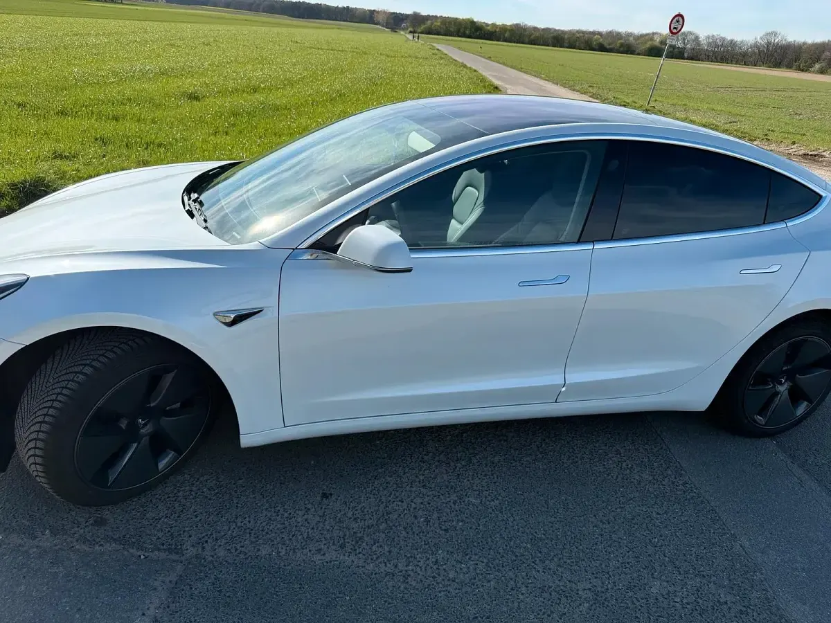 Gebraucht Tesla Model 3 350 kW (476 PS) 2019 Weiß Limousine