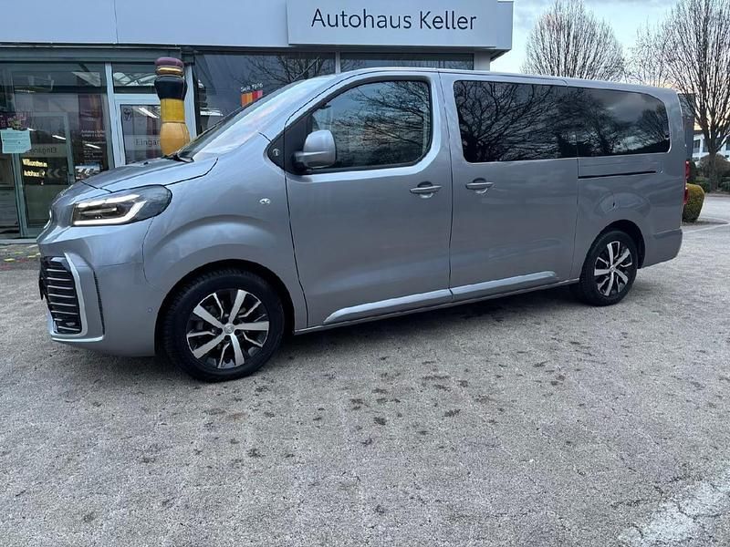 Gebraucht Toyota Proace Team 177 PS (130 kW) 2025 Silber Van / Kleinbus