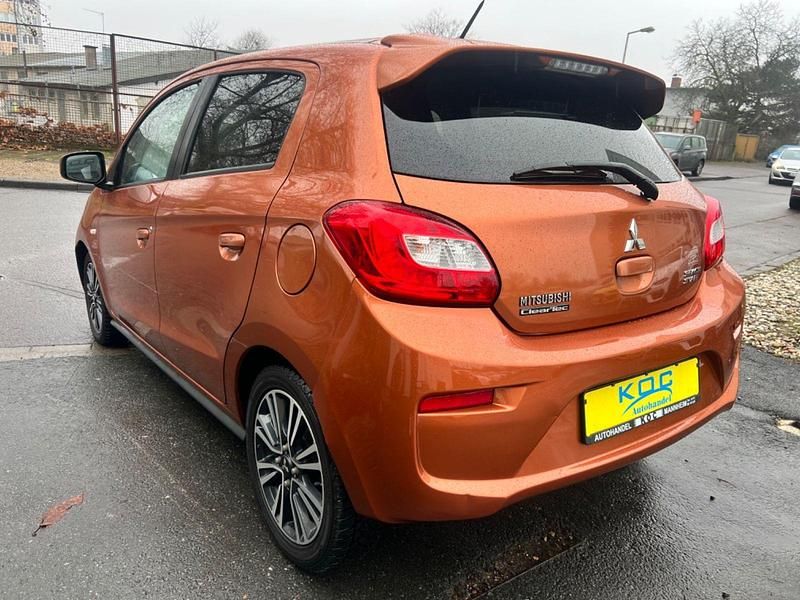 Orange Gebraucht 2018 Mitsubishi Space Star Edition Kleinwagen | 9.450 € (Etwas zu teuer) - Bild 1/4