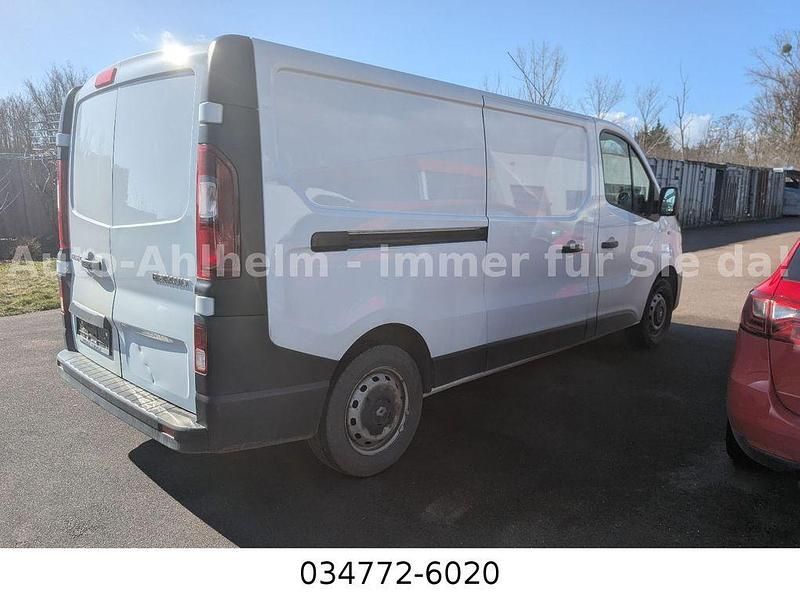 Gebraucht Renault Trafic Komfort 120 PS (88 kW) 2018 Weiß Van / Kleinbus