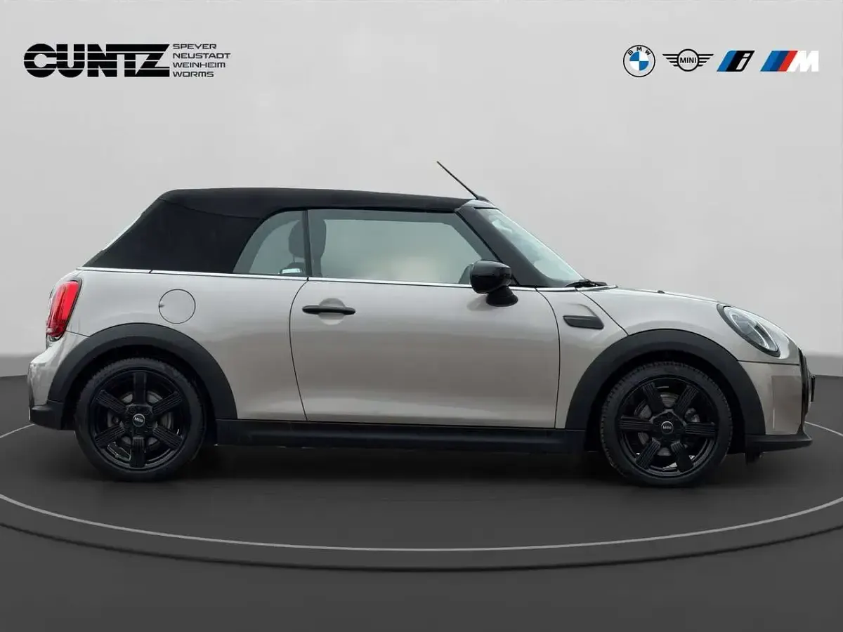 Gebraucht Mini Cooper Cabriolet Classic 136 PS (100 kW) 2024 Grau Cabrio