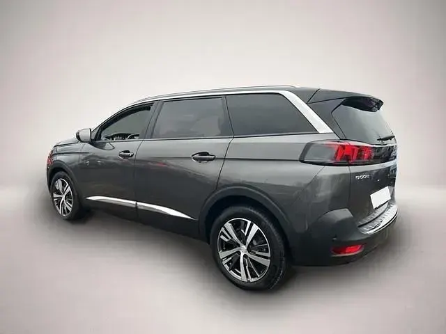 Gebraucht Peugeot 5008 Allure 136 PS (100 kW) 2024 Manufacturer SUV