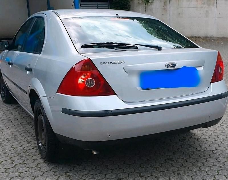 Gebraucht Ford Mondeo 110 PS (80 kW) 2001 Silber Limousine