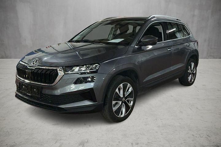 Grau Gebraucht 2024 Skoda Karoq Selection SUV | 22.944 € (Superpreis) - Bild 1/2