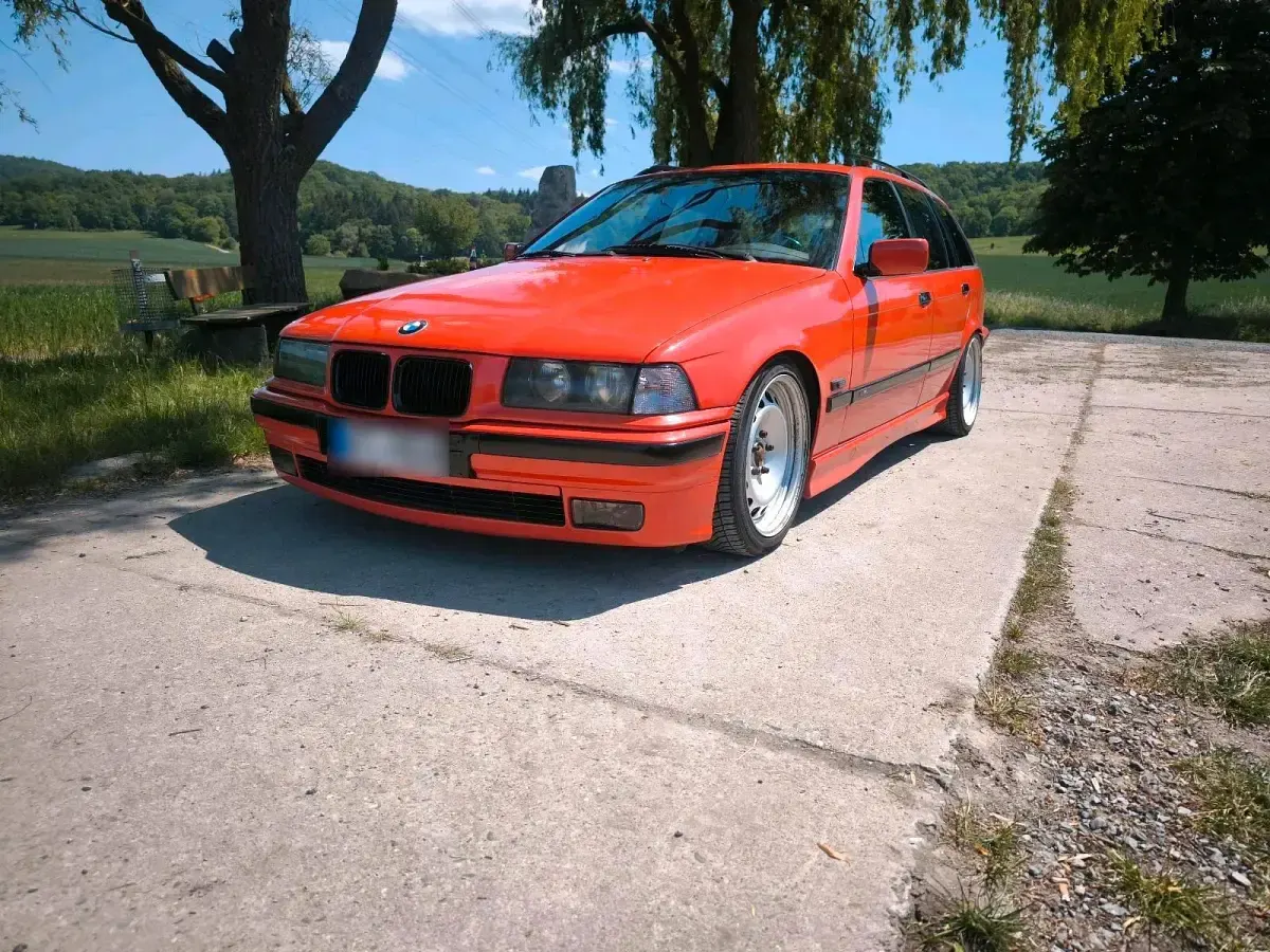 Gebraucht BMW 320 150 PS (110 kW) 1995 Rot Kombi