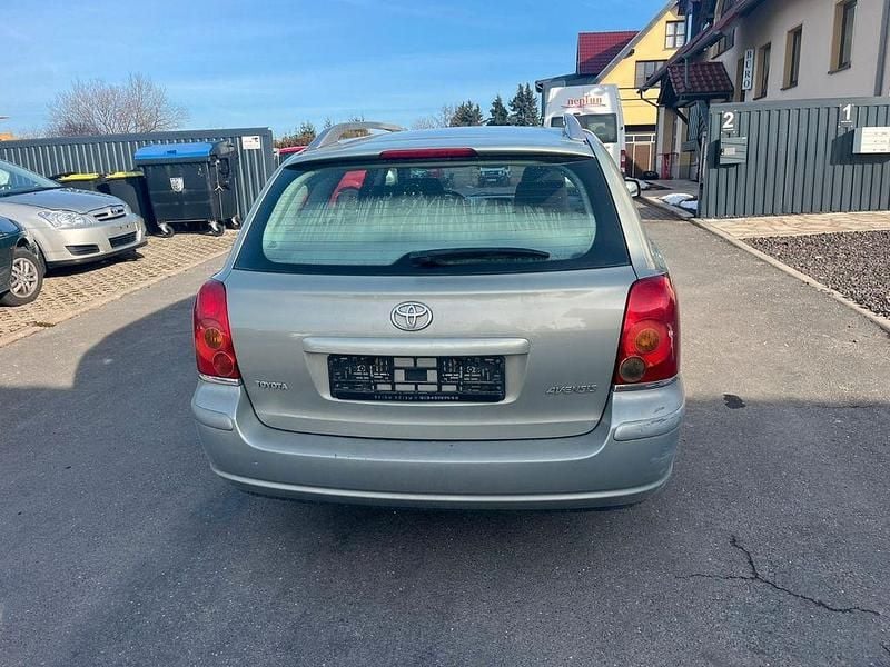 Gebraucht Toyota Avensis Executive 129 PS (94 kW) 2004 Gold Kombi