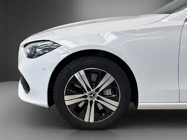 Gebraucht Mercedes C300e 313 PS (230 kW) 2024
