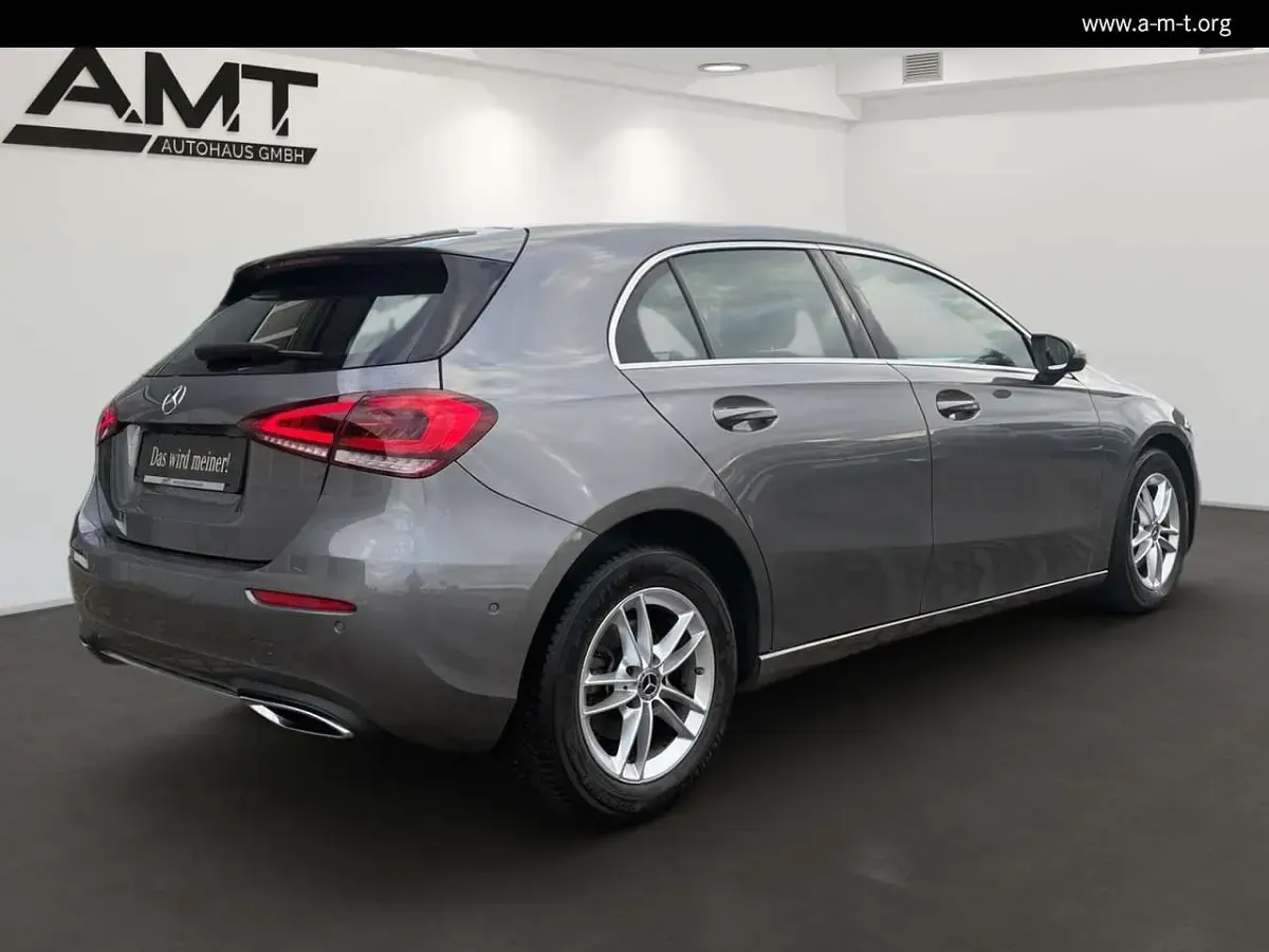 Gebraucht Mercedes A180 Progressive 136 PS (100 kW) 2020 Grau Kleinwagen