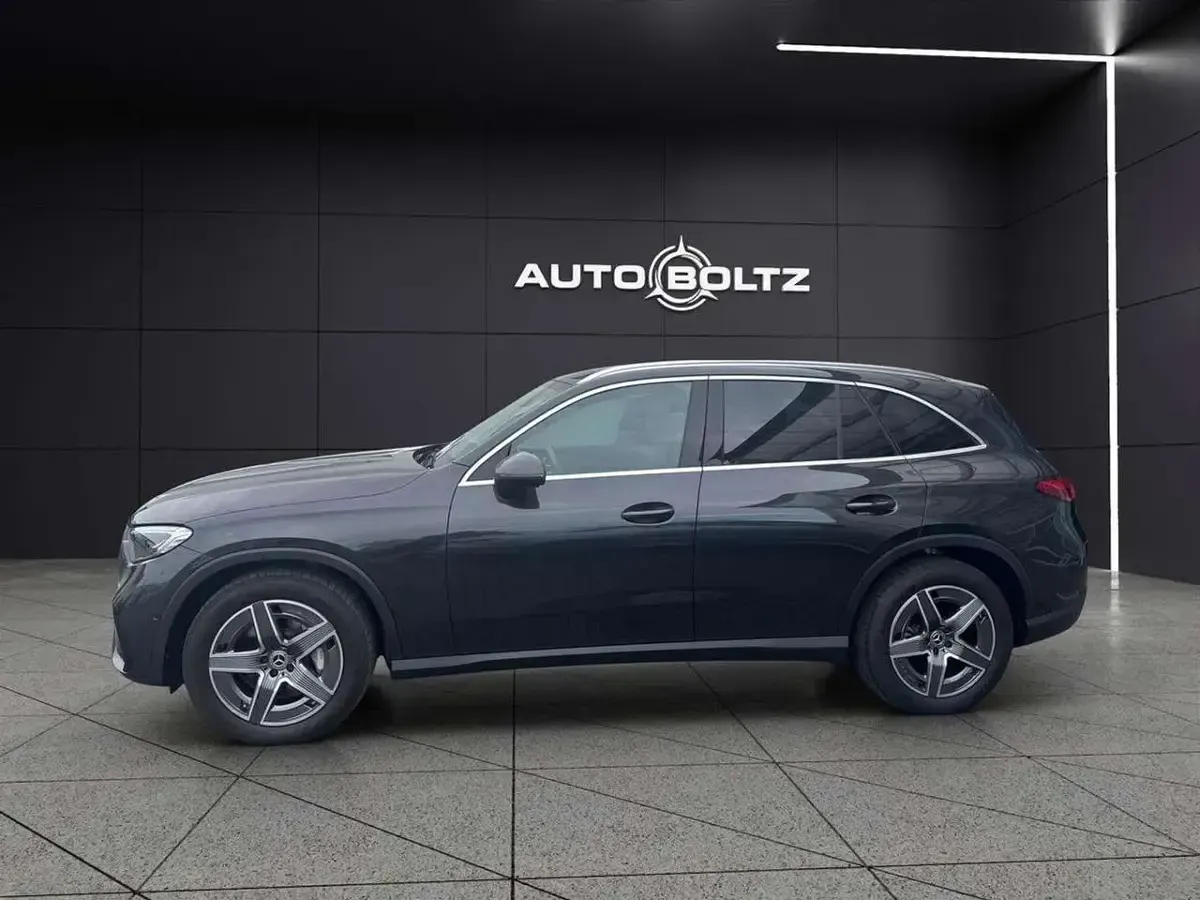 Gebraucht Mercedes GLC300 AMG 258 PS (189 kW) 2024 Graphitgrau SUV