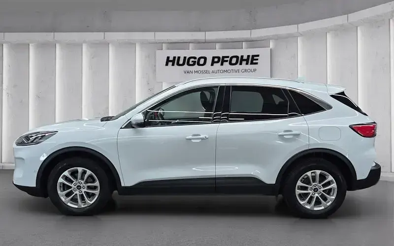 Gebraucht Ford Kuga Titanium 120 PS (88 kW) 2021 Weiß SUV