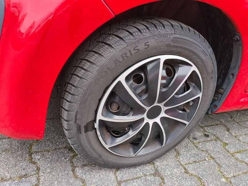 Gebraucht Citroën C1 Attraction 68 PS (50 kW) 2013 Rot Kleinwagen