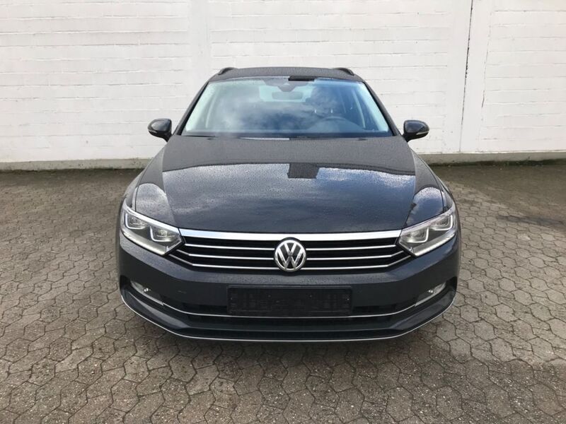 Grau Gebraucht 2019 VW Passat Comfortline Kombi | 27.800 € - Bild 1/4