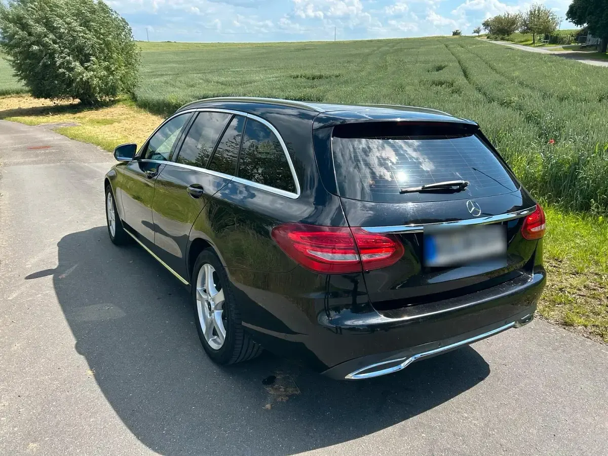 Gebraucht Mercedes C220 170 PS (125 kW) 2014 Schwarz Kombi