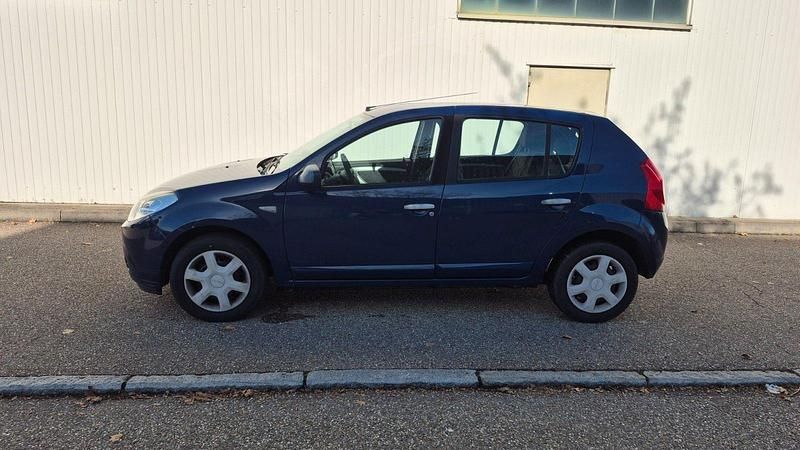 Blau Gebraucht 2009 Dacia Sandero Kleinwagen | 1.900 € (Fairer Preis) - Bild 1/4