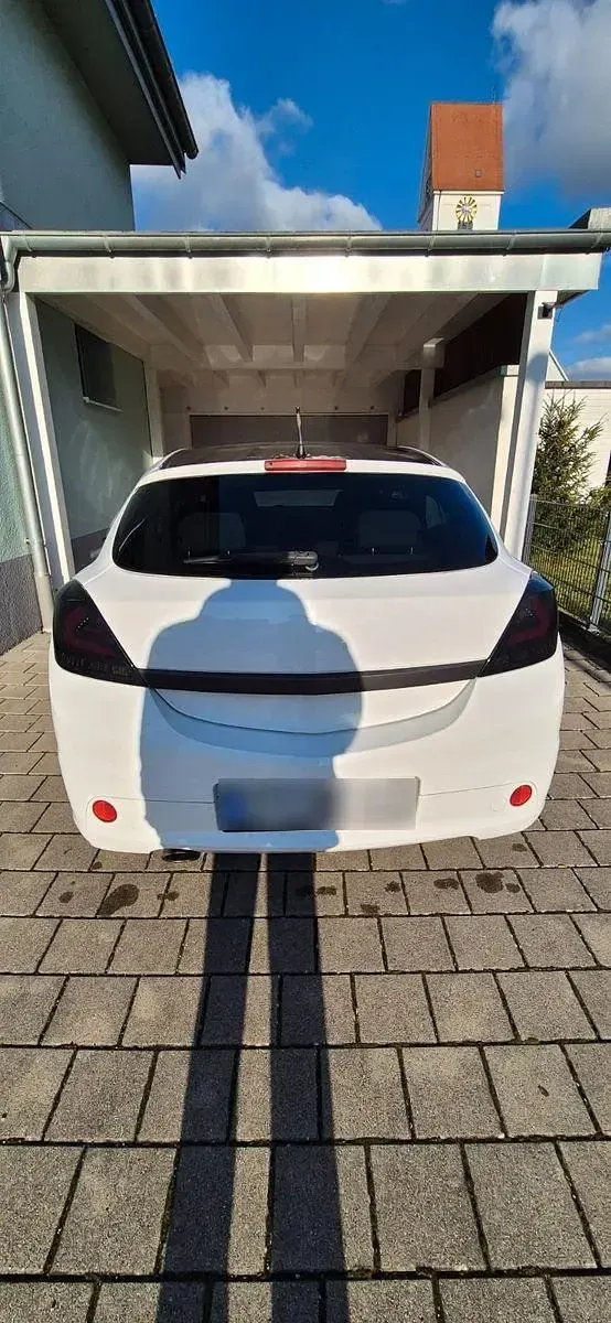 Gebraucht Opel Astra Edition 116 PS (85 kW) 2010 Weiß Coupé
