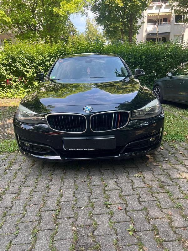 Schwarz Gebraucht 2015 BMW 320 Gran Turismo Kombi | 9.900 € (Fairer Preis) - Bild 1/4