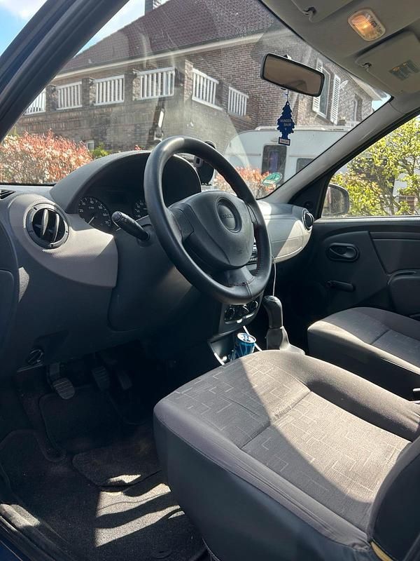 Second-hand Dacia Logan 75 CP (55 kW) 2009 Albastru Hatchback