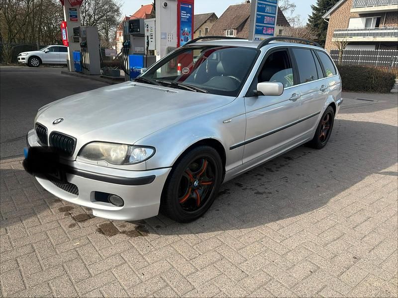 Gebraucht BMW 325 192 PS (141 kW) 2002 Silber Kombi
