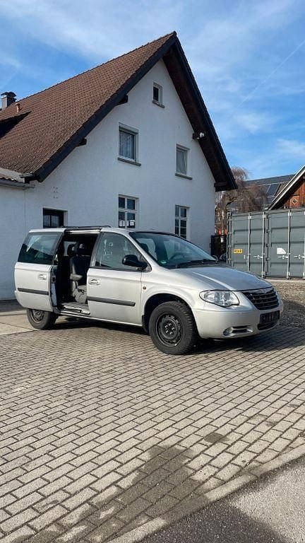 Gebraucht Chrysler Voyager 150 PS (110 kW) 2005 Silber Van / Kleinbus