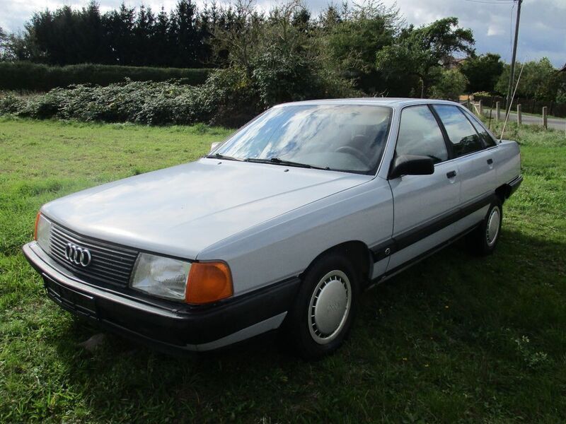 Grau Gebraucht 1988 Audi 100 Limousine | 2.888 € - Bild 1/4