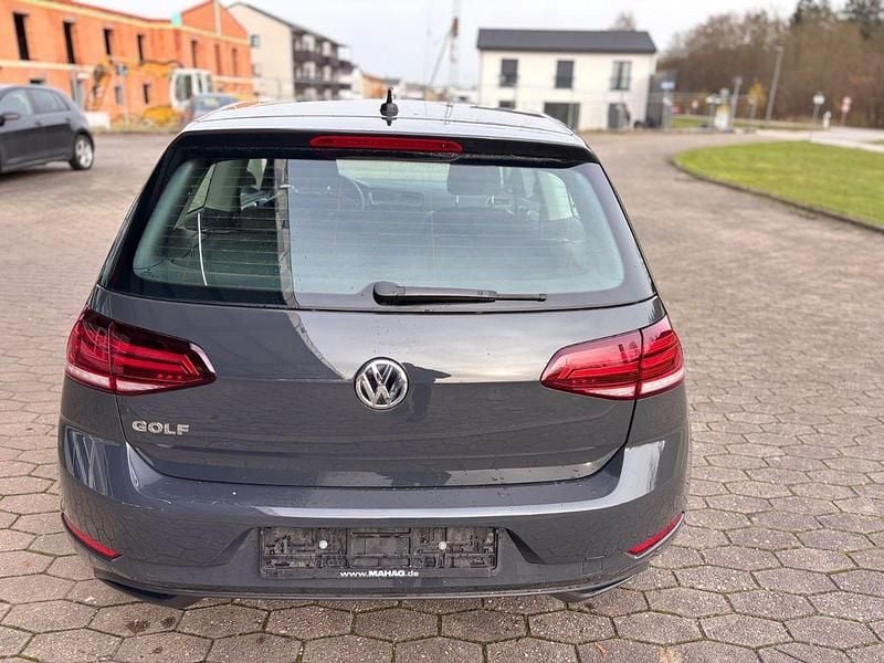 Gebraucht VW Golf VII Trendline 86 PS (63 kW) 2017 Grau Limousine