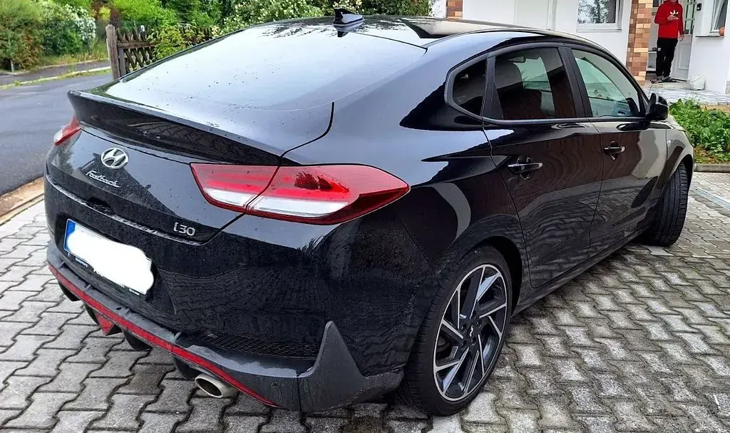 Gebraucht Hyundai i30 160 PS (117 kW) 2022 Schwarz Limousine