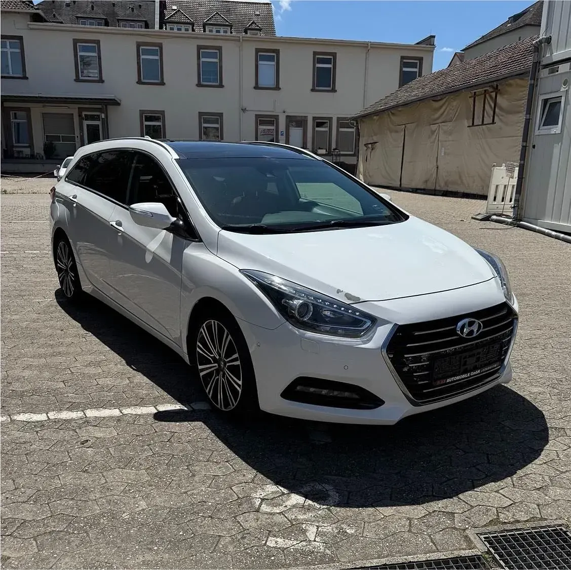Gebraucht Hyundai i40 141 PS (103 kW) 2016 Weiß Kombi