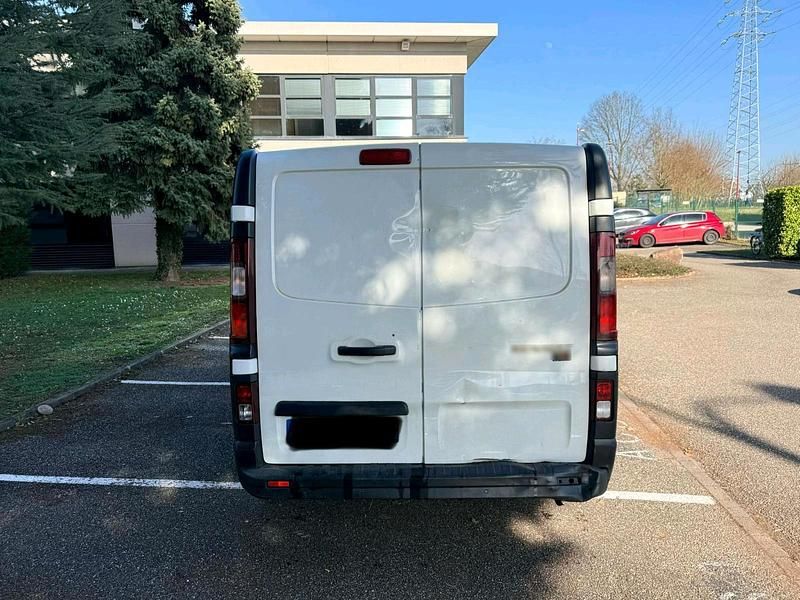 Gebraucht Renault Trafic 120 PS (88 kW) 2019 Weiß Van / Kleinbus