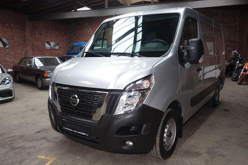 Silber Gebraucht 2023 Nissan NV400 Van | 29.980 € - Bild 1/4