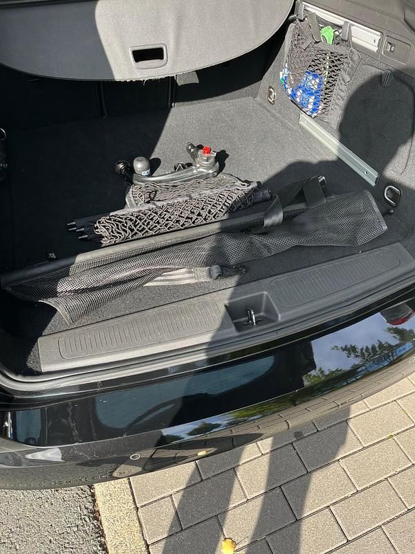 Schwarz Gebraucht 2020 Opel Astra Elegance Kombi | 11.999 € - Bild 1/4