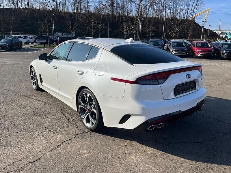 Gebraucht Kia Stinger GT 366 PS (269 kW) 2021 Snow white pearl Kleinwagen