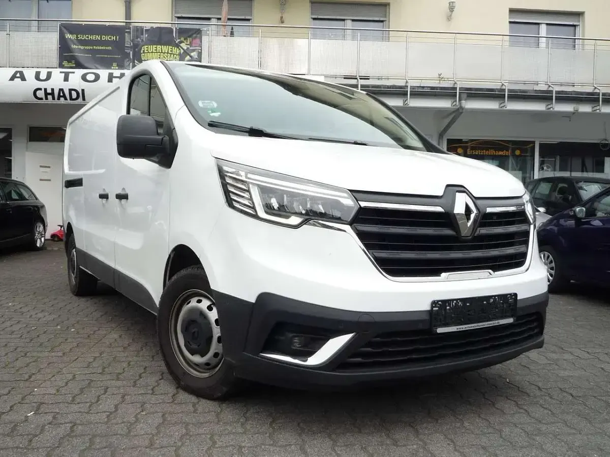 Gebraucht Renault Trafic Komfort 131 PS (96 kW) 2024 Gletscherweiss Van / Kleinbus