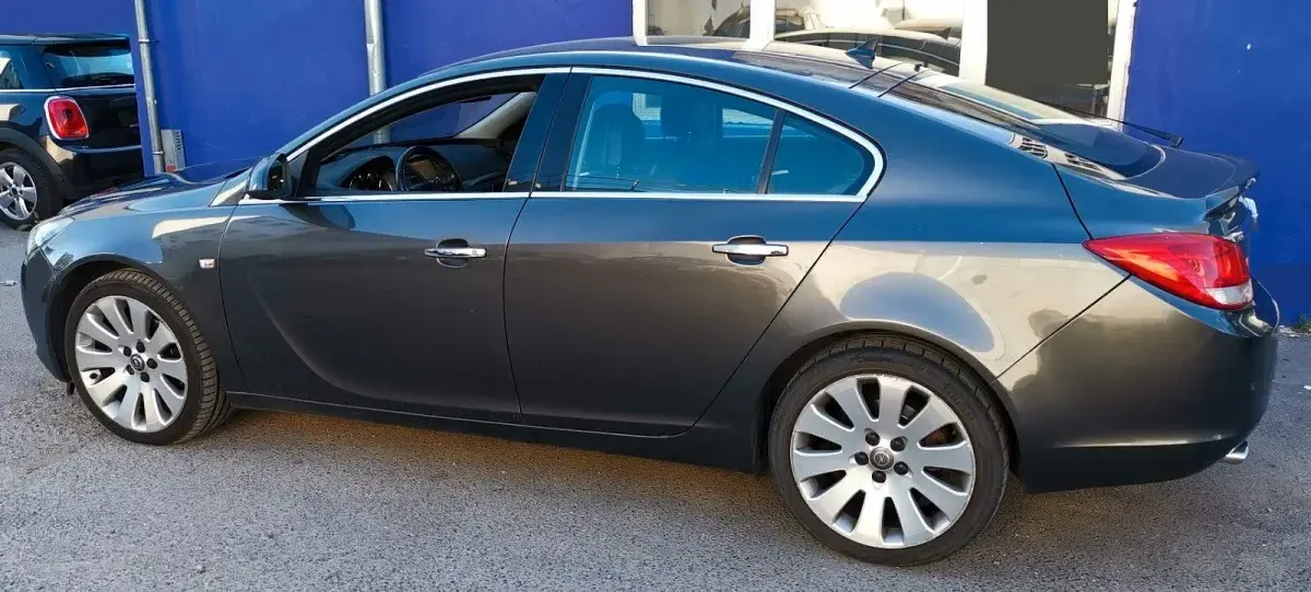 Gebraucht Opel Insignia 160 PS (117 kW) 2010 Grau Limousine