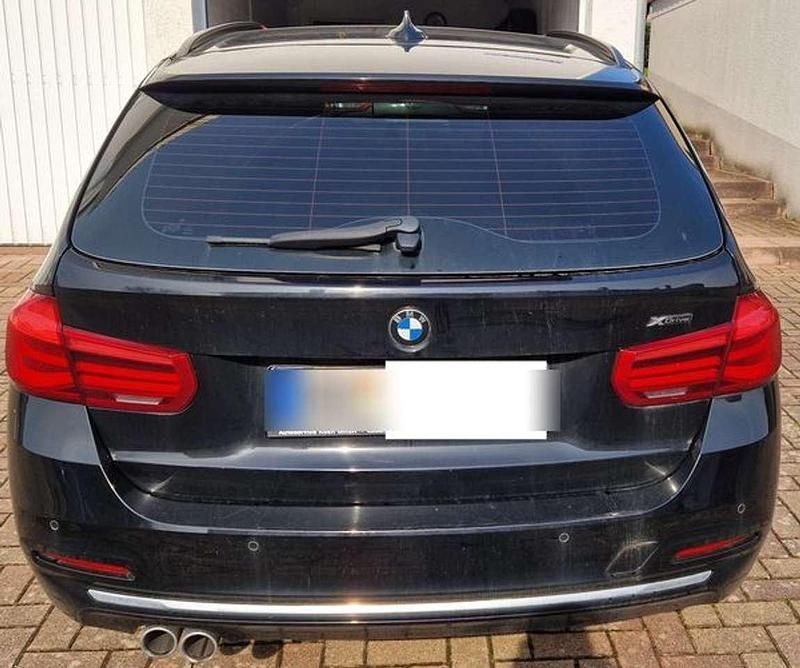 Gebraucht BMW 320 Luxury Line 190 PS (139 kW) 2018 Schwarz Kombi