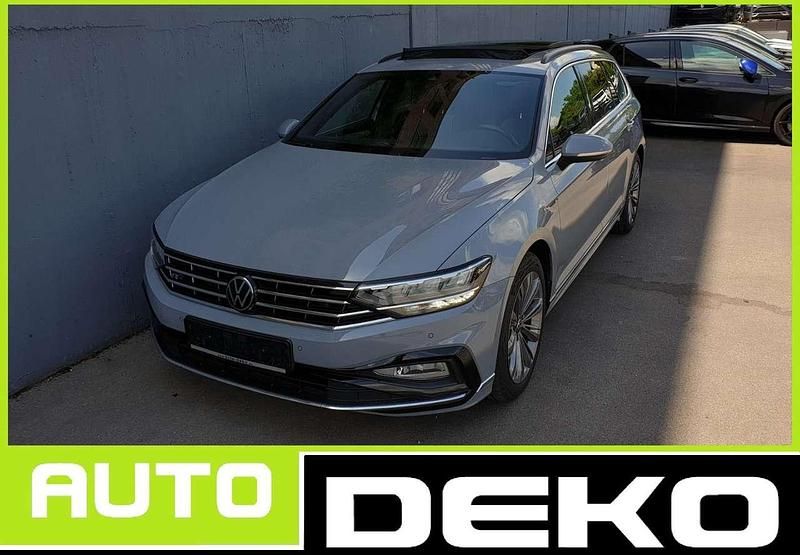 Mondsteingrau Gebraucht 2023 VW Passat R-line Kombi | 23.470 € (Teuer) - Bild 1/4
